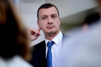 Casalino: “Insulti re bancarelle? Ora io bersaglio degli ambulanti”. Proietti: “Incontriamoci e parliamo”