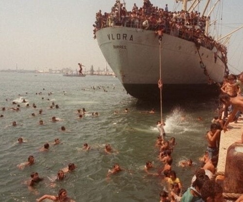 28esimo anniversario dello sbarco della Vlora, Emiliano: ‘Con il decreto sicurezza bis 20mila persone resterebbero in mare’