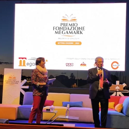 Elisabetta Pierini con il romanzo La casa capovolta è la vincitrice della settima edizione del Premio Fondazione Megamark – Incontri di Dialoghi