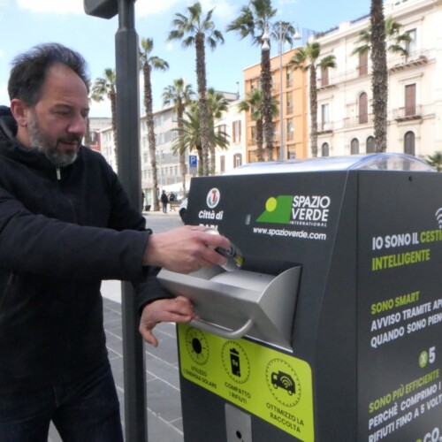 A Bari, in Via Sparano, arriva il contenitore intelligente per i rifiuti