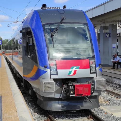 FERROVIE DEL SUD EST: CON LA RIAPERTURA DELLE SCUOLE PARTE IL NUOVO ORARIO