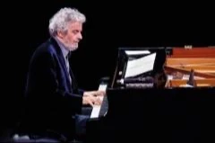 Nicola Piovani inaugura la stagione della Camerata Musicale Barese
