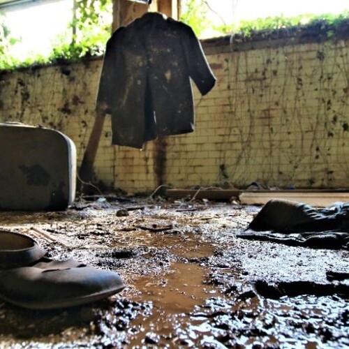 ‘Abbandono’, a Bari la mostra fotografica di Eleonora Bosna e Checco De Tullio