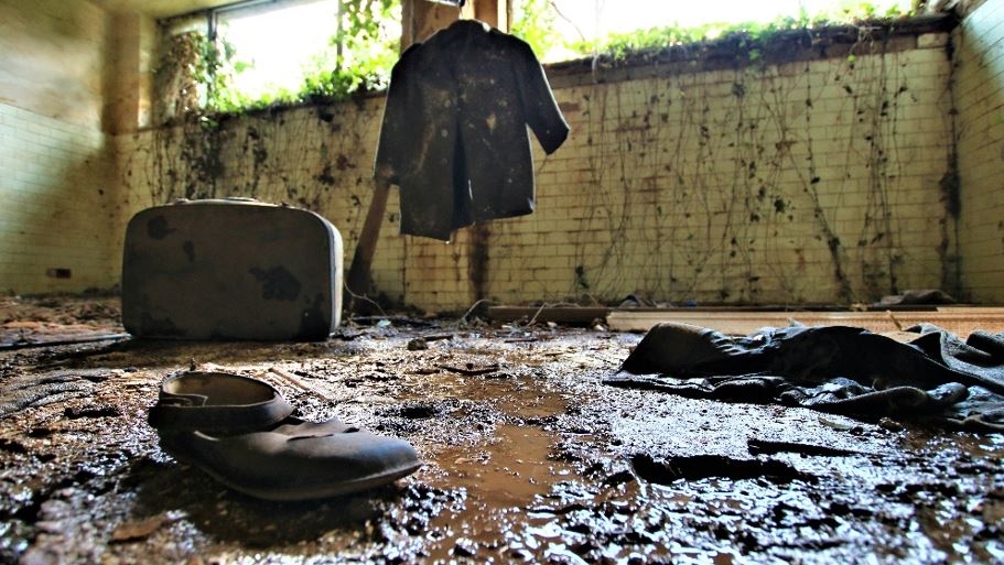 ‘Abbandono’, a Bari la mostra fotografica di Eleonora Bosna e Checco De Tullio