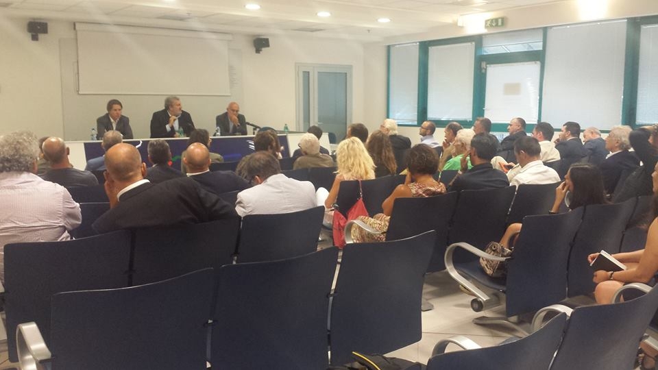 Aeroporto di Grottaglie, il governatore Emiliano: ‘Aprire la struttura a più destinazioni d’uso’