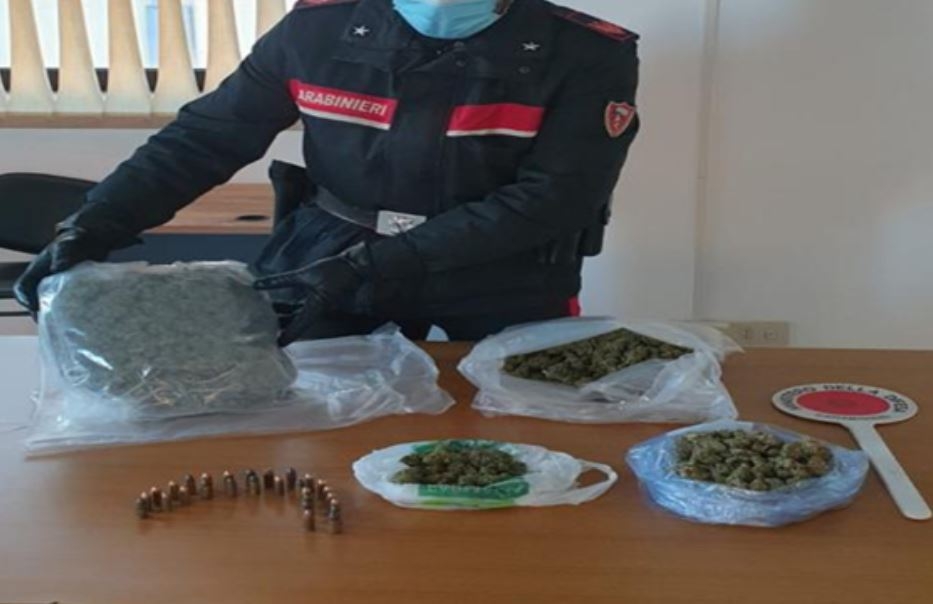 Altamura, nascondeva 1,2 chili di marijuana in casa: arrestato 21enne