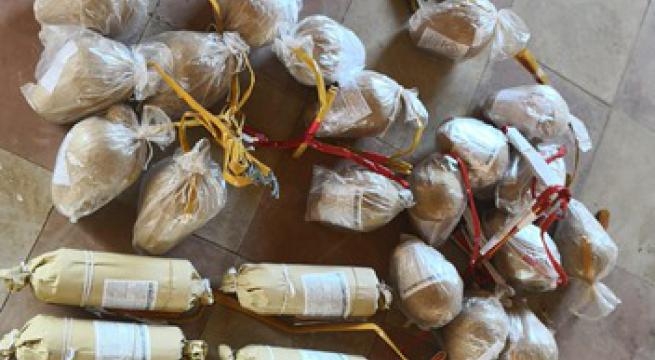 Andria, carabinieri ritrovano materiale esplosivo in un casolare abbandonato