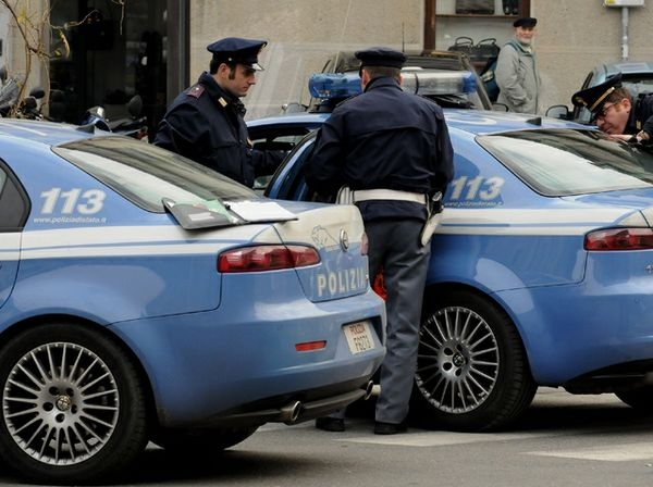 Andria, rapinò un supermercato armato di coltello: in manette un 43enne
