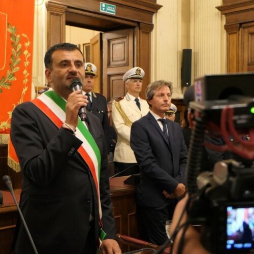 Antonio Decaro proclamato sindaco di Bari, il primo cittadino si commuove: ‘Dedico i prossimi cinque anni ai più deboli’. VIDEO