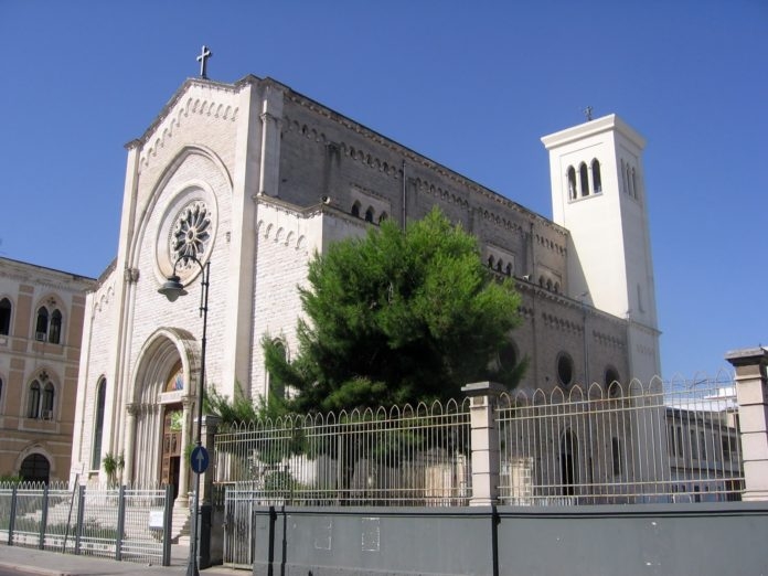 Area giochi, nuova illuminazione e telecamere di videosorveglianza: ecco come cambia piazza Redentore