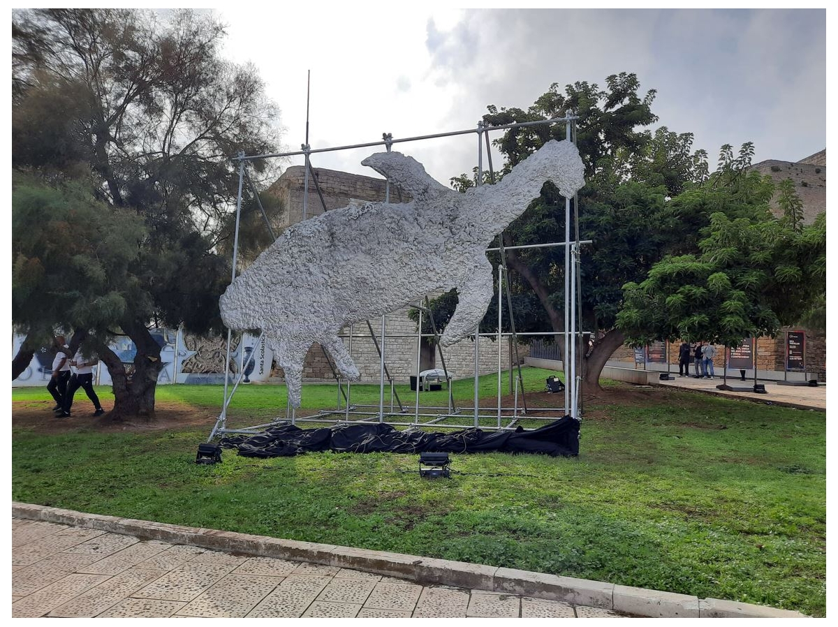 ‘ART&more’, inaugurata a Bari la scultura in metallo dell’artista Nico Vascellari