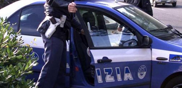 Bari, 12 chili di cocaina proveniente dall’Olanda nascosti in un’auto: 5 arresti
