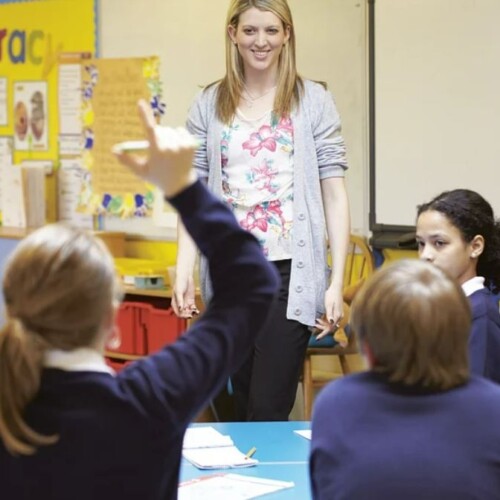 Bari, al via le iscrizioni per il nuovo anno scolastico: ecco come presentare domanda