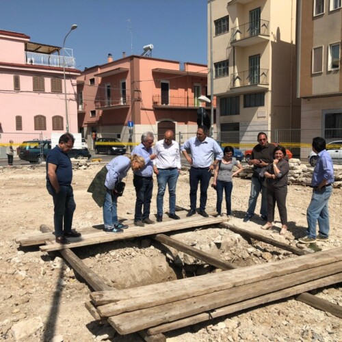 Bari, antica cisterna scoperta durante i lavori in piazza Diaz. Galasso: ‘Verifiche nei prossimi giorni’