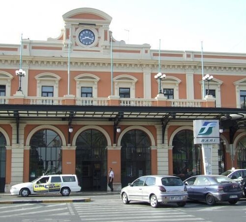 Bari, ascensore fuori uso:  disabile bloccata nella stazione centrale