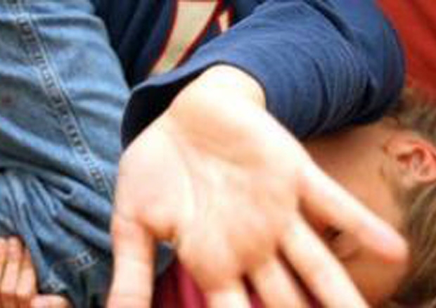 Bari, atti di bullismo nei confronti di una compagna di classe: segnalati 5 minori