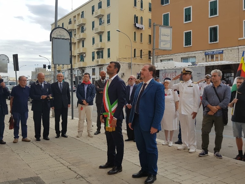 Bari, cerimonia commemorativa per celebrare il 76esimo anniversario della difesa del porto