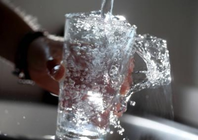 Bari: che acqua beviamo? Focus per conoscere le proprietà nutritive del bene primario
