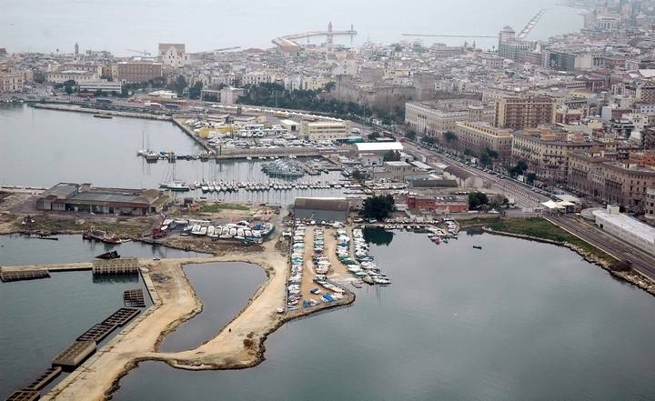 Bari, controlli antiterrorismo nei luoghi ‘sensibili’: polizia al lavoro per prevenire situazioni di pericolo
