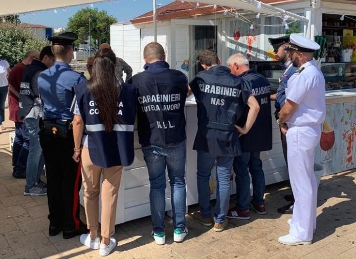Bari, controlli sulla spiaggia di Torre Quetta: individuati lavoratori in nero, sospese due licenze