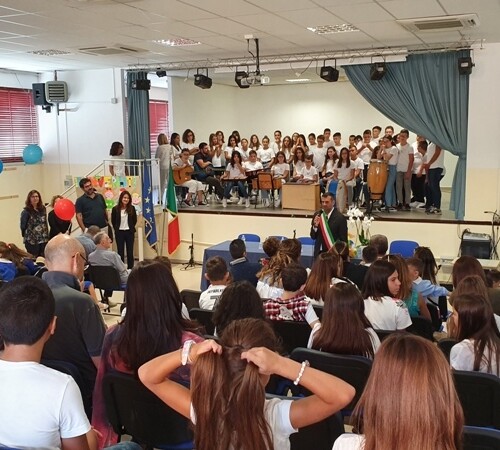 Bari, Decaro inaugura l’anno scolastico al quartiere San Paolo: ‘Qui comincia lavoro sulla cittadinanza responsabile’