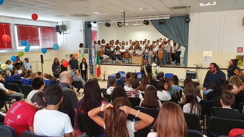 Bari, Decaro inaugura l’anno scolastico al quartiere San Paolo: ‘Qui comincia lavoro sulla cittadinanza responsabile’