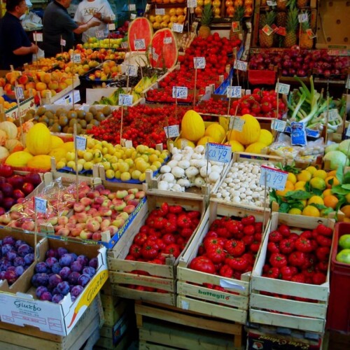 Bari, domani mercati cittadini aperti fino alle ore 18.00