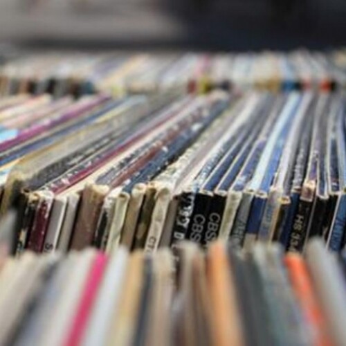 Bari, Elio e le Storie Tese inaugura la Fiera del disco: il cantante dialoga con il sindaco Decaro e ‘Pinuccio’