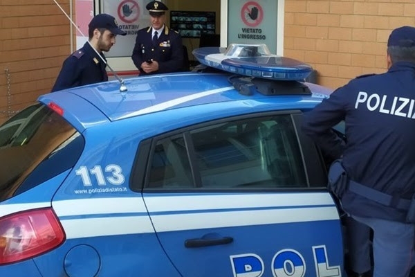 Bari, furto e riciclaggio di auto: sei arresti, 80 veicoli restituiti ai proprietari