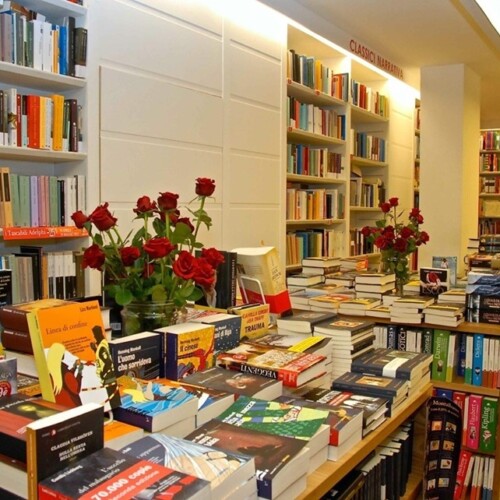 Bari, furto nella libreria Laterza: ignoti portano via l’incasso della giornata