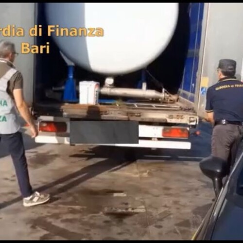 Bari, Gdf sequestra 10mila litri di gasolio agricolo di contrabbando