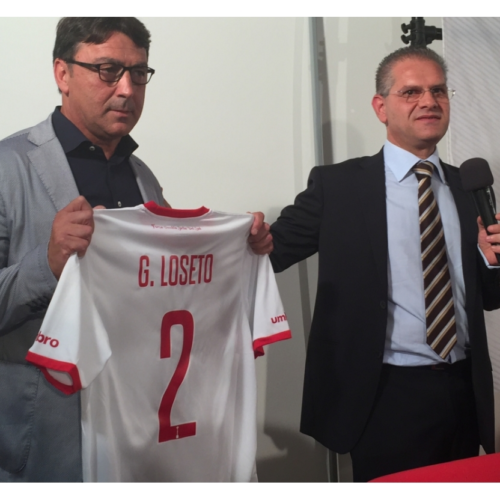 Bari, Giancaspro ritira la maglia numero 2: ‘Omaggio alla bandiera Giovanni Loseto’