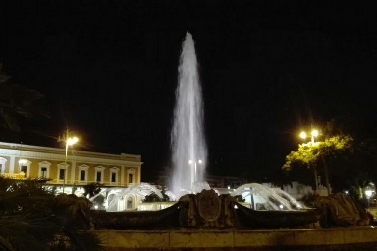 Bari, giornata mondiale del diabete: eventi in corso Vittorio Emanuele, la fontana di piazza Moro s’illumina di blu