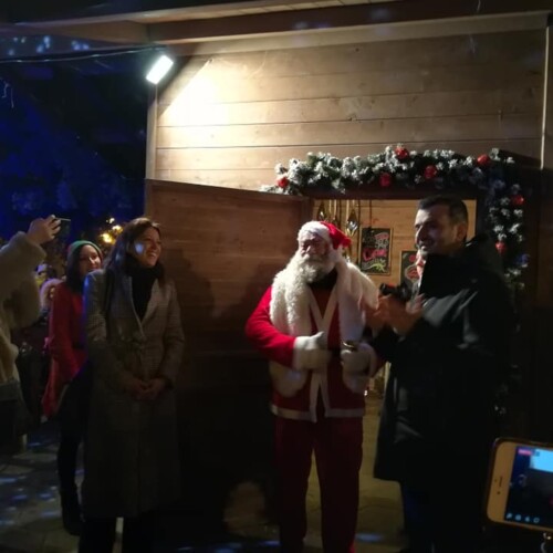 Bari, i più piccoli incontrano Babbo Natale in piazza Umberto