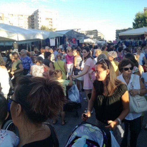 Bari, il mercato di via Salvemini aperto di sera fino a fine agosto