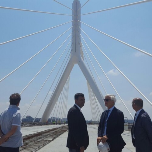 Bari, il ponte asse Nord-Sud è quasi completato. Decaro:’Quest’opera ci collega con il futuro’ (VIDEO)