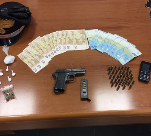 Bari, in scooter con cocaina e contanti: arrestato 27enne