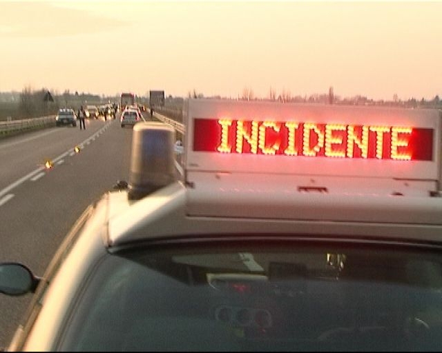 Bari, incidente sulla Statale 100: traffico in tilt
