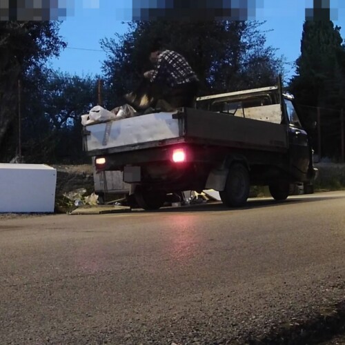 Bari, le ‘fototrappole’ funzionano: 102 sanzioni per abbandono di rifiuti dall’inizio dell’anno