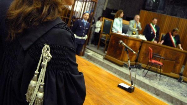 Bari, le giovani avvocate guadagnano meno della metà dei colleghi uomini