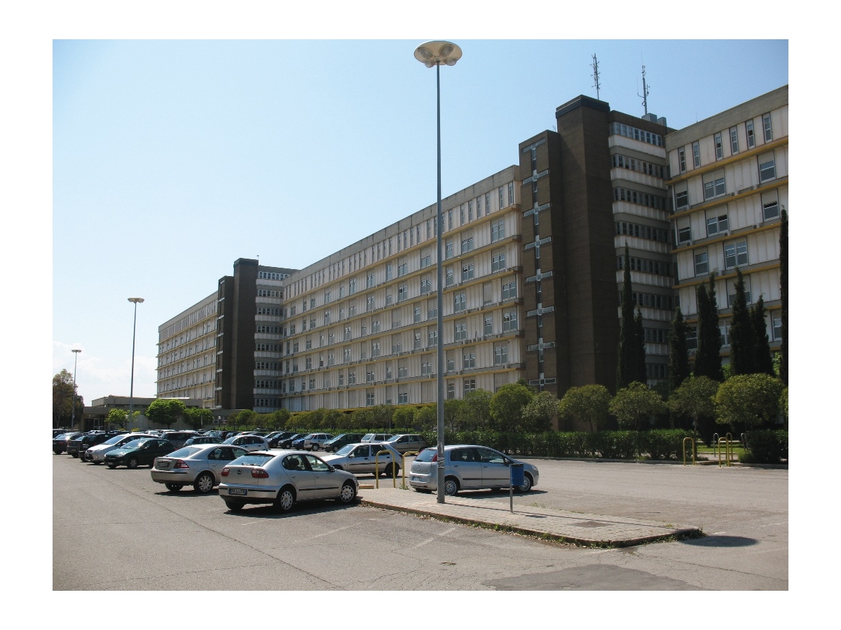 Bari, mamma e figlia restano bloccate in un ascensore dell’ospedale San Paolo: intervengono i vigili del fuoco