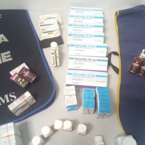 Bari, nasconde in valigia numerose confezioni di anabolizzanti: denunciato gestore di una palestra