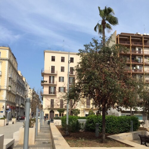 Bari, nuova illuminazione e 12 telecamere in piazza Cesare Battisti