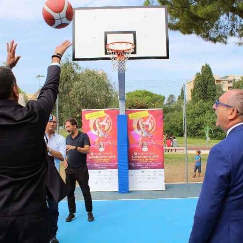 Bari, nuovo campo da basket al parco 2 Giugno. Decaro: ‘La città sta diventando una palestra a cielo aperto’