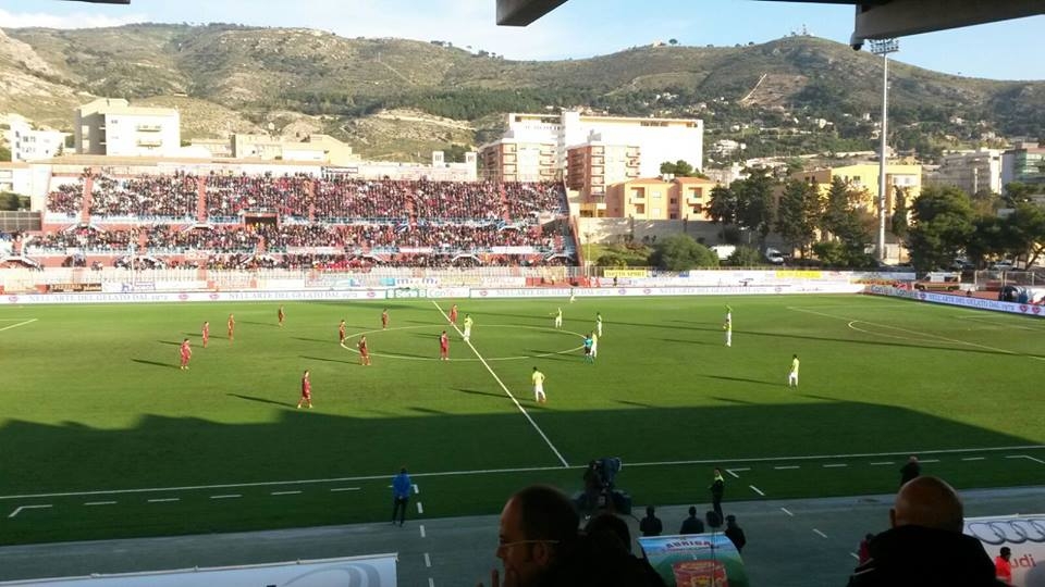 Bari, ora è crisi: il Trapani vince 1-0, quarta sconfitta in cinque partite