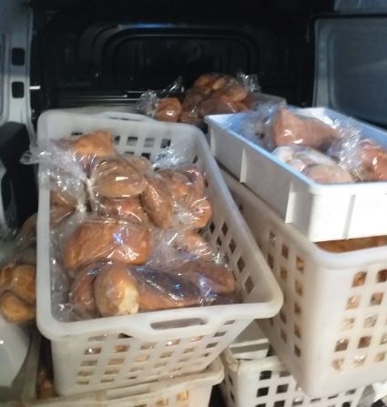 Bari, pane venduto in pessime condizioni igieniche nei pressi del mercato di via Pitagora: denunciato 64enne