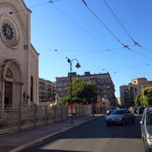 Bari: parte oggi la pedonalizzazione dell’area antistante il Redentore su via Martiri d’Otranto