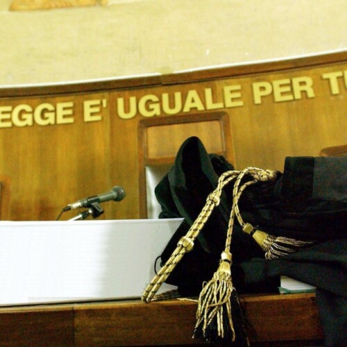 Bari, presta 1,2 milioni di euro con interessi al 257%: avvocato condannato a 3 anni di reclusione