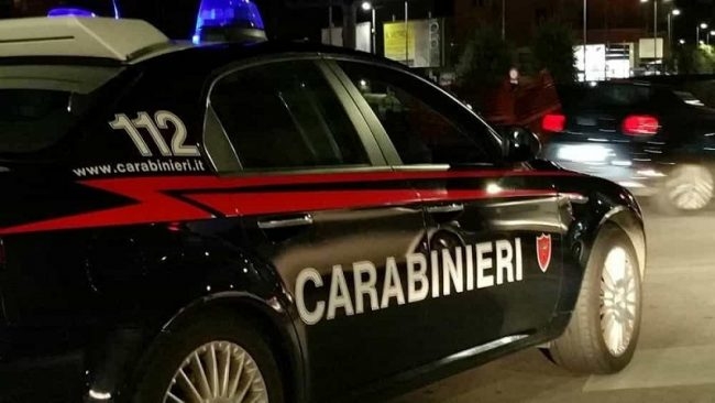 Bari, prestano soldi a impiegata e pretendono interessi fino al 650 percento: arrestati marito e moglie