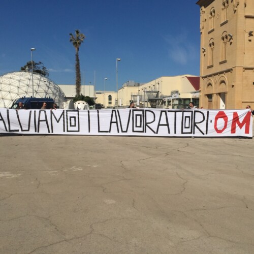 Bari, protesta degli operai Om Carrelli: il governatore Michele Emiliano chiede un incontro al Mise (VIDEO)
